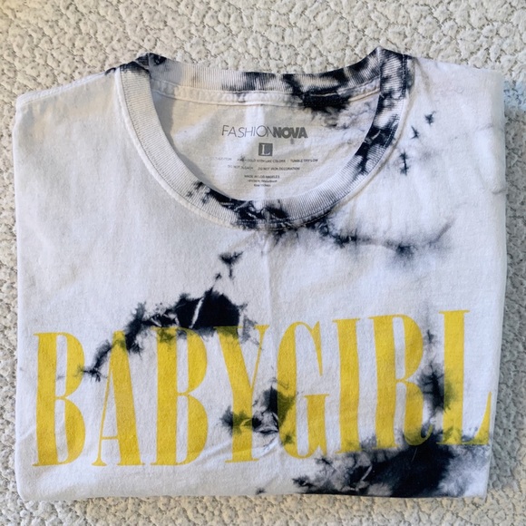 BABY GIRL graphic tee tie dye crop top - Picture 3 of 4